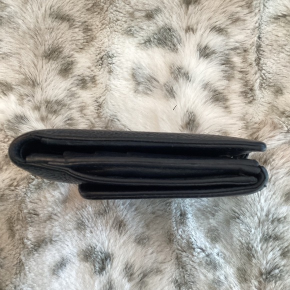 CHANEL Caviar Compact Wallet EUC - Picture 6 of 9